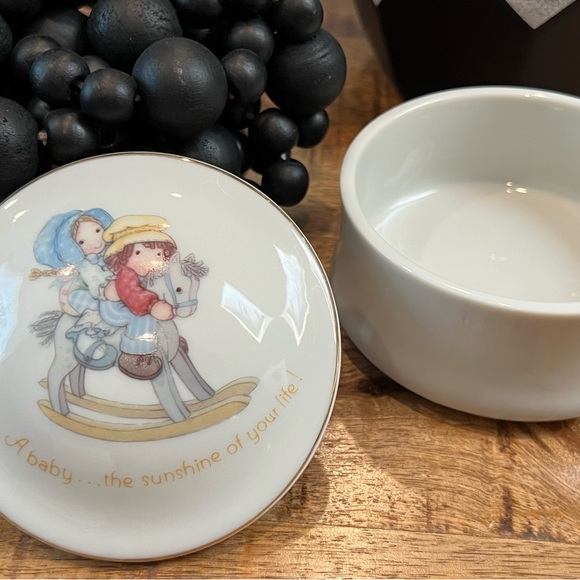Little Blessings Genuine Porcelain Round Trinket Box. Made in Japan Circa 1980 - Picture 11 of 15